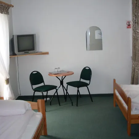 Krokus Hotel 2*