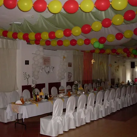 Krokus Hotel Kamienna Gora
